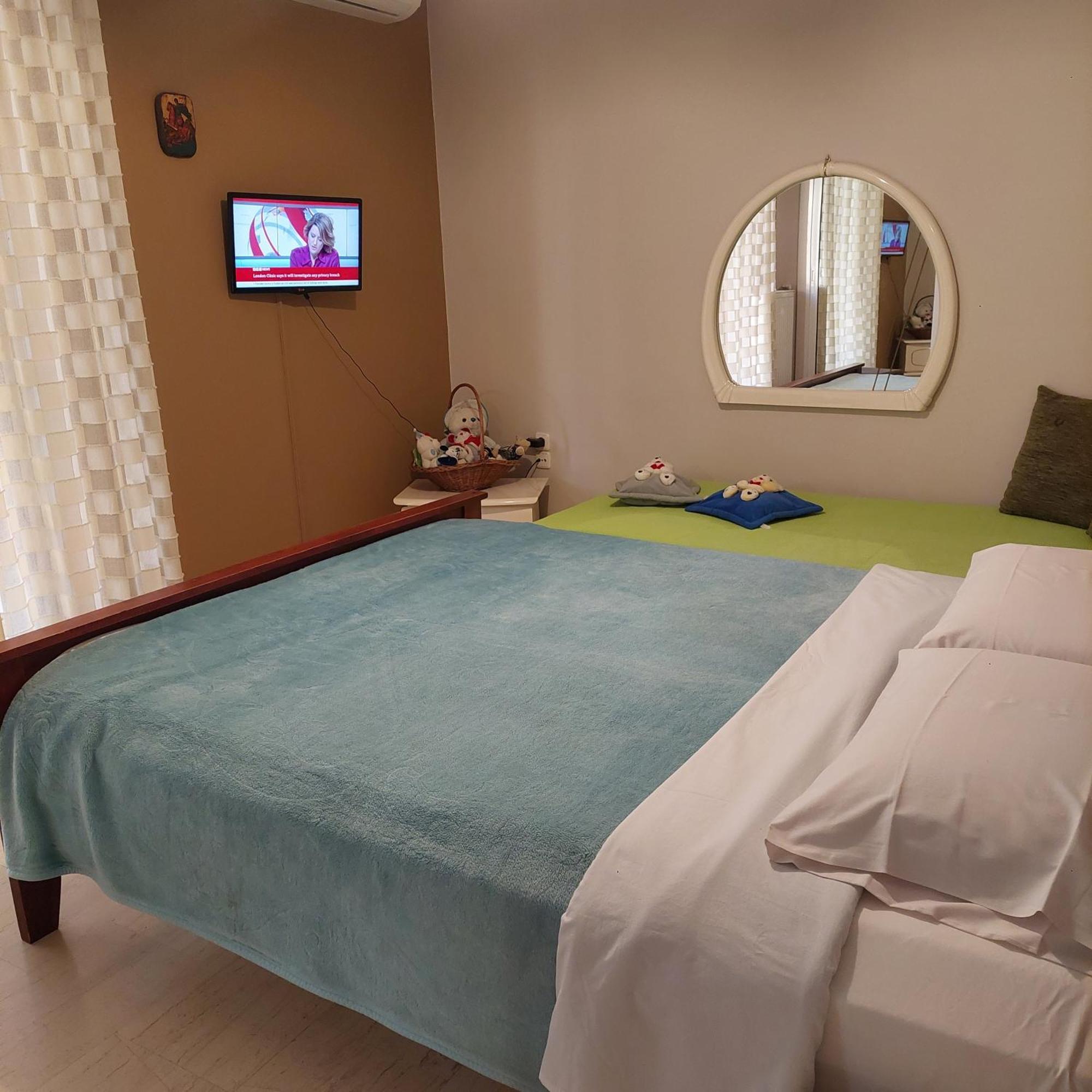 Family Apartment Patras Eksteriør billede